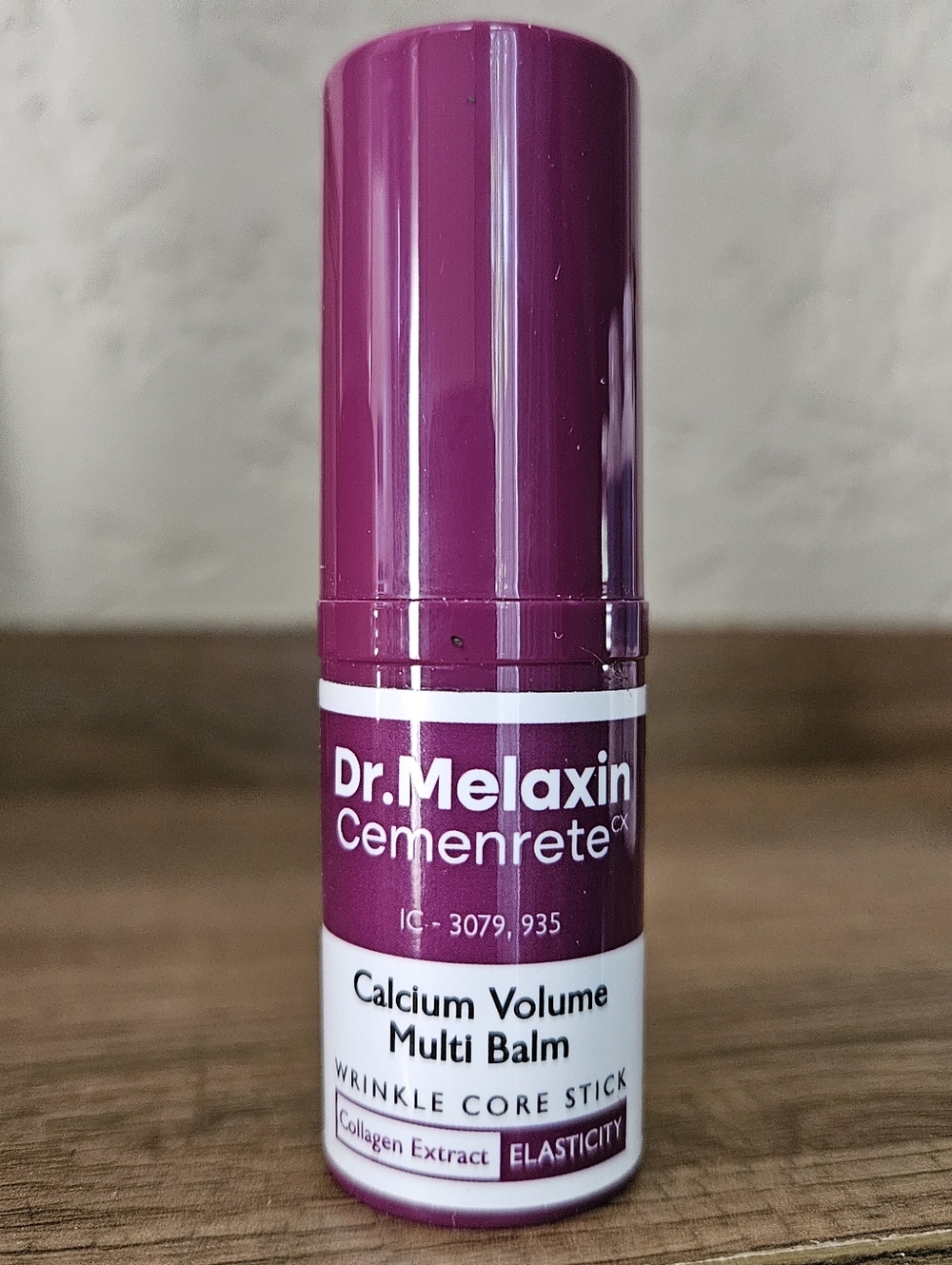 Dr. Melaxin Calcium cementrete calcium Volume Multi Balm Smooth Core Stick